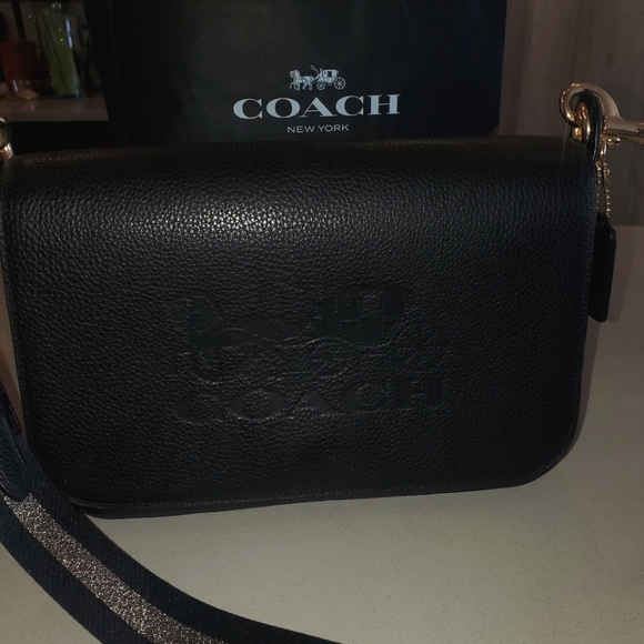 Leather messenger bag - Picture 2 of 9